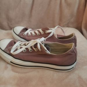 Unisex converse womans size 8